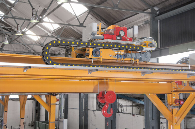 MotoSuiveur bespoke handling crane solution